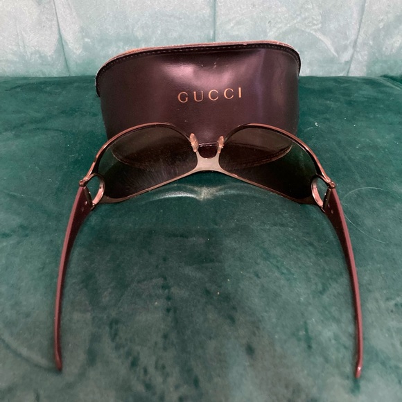 Gucci Hasler Horsebit Accent Oversize Sunglasses - Picture 4 of 5